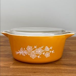 Pyrex butterfly gold casserole dish
